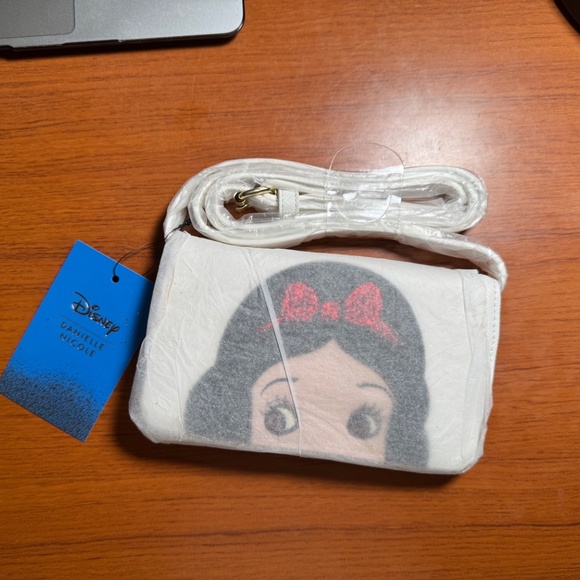 Disney Crossbody Bag with Red and Black Glitter Design - Picture 5 of 7